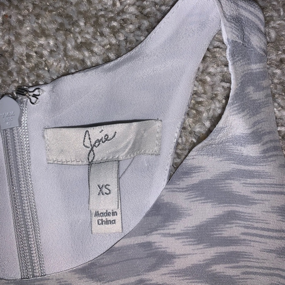 Joie Gray Zebra Sleeveless Zip up Blouse sz XS - Picture 6 of 10